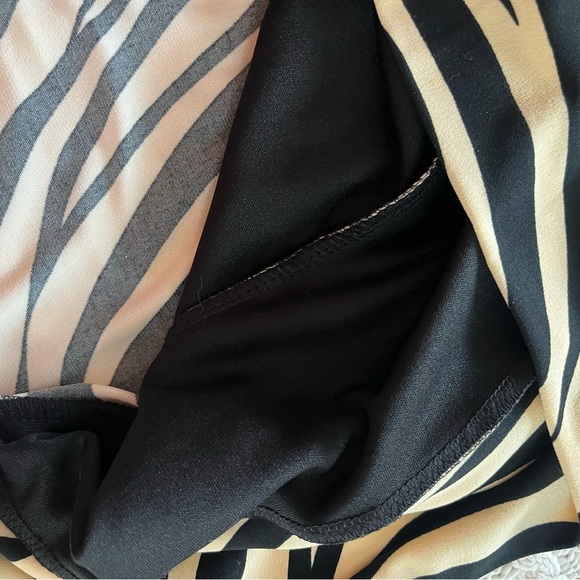 NWOT Sweet Storm Black and Cream Zebra Pattern Mini Dress Spandex Size Large - Picture 5 of 13